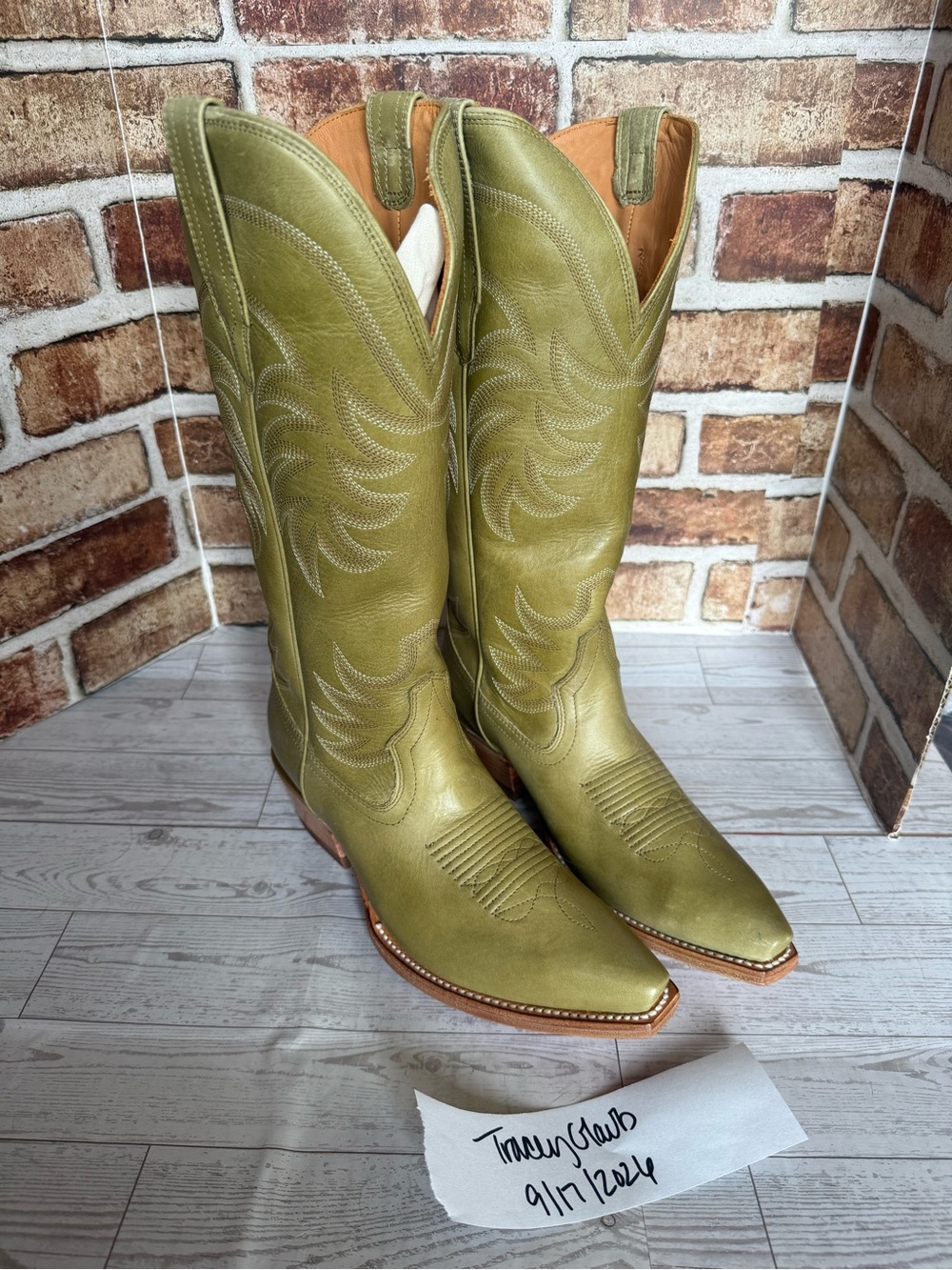 Tecovas sage green annie brand new 8.5